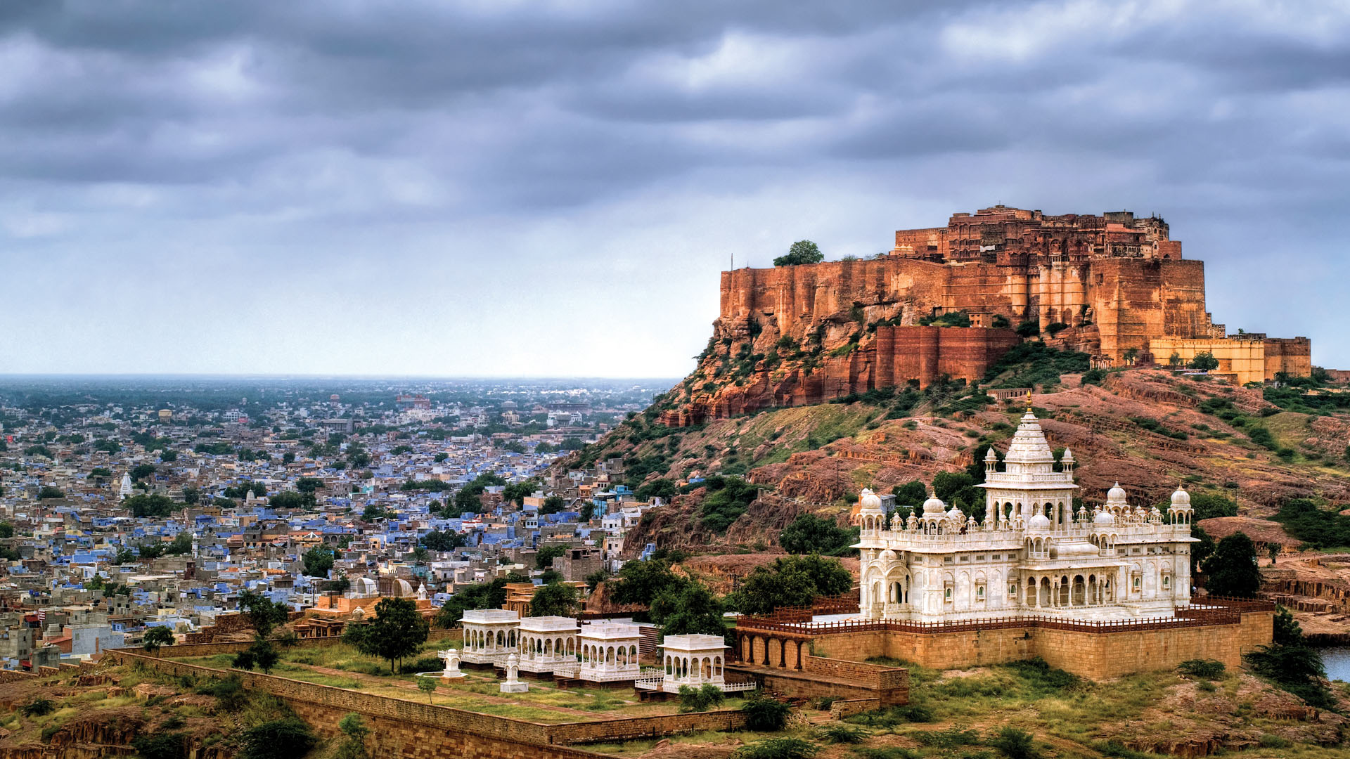 Mehrangarh Fort above Jodhpur Blue City